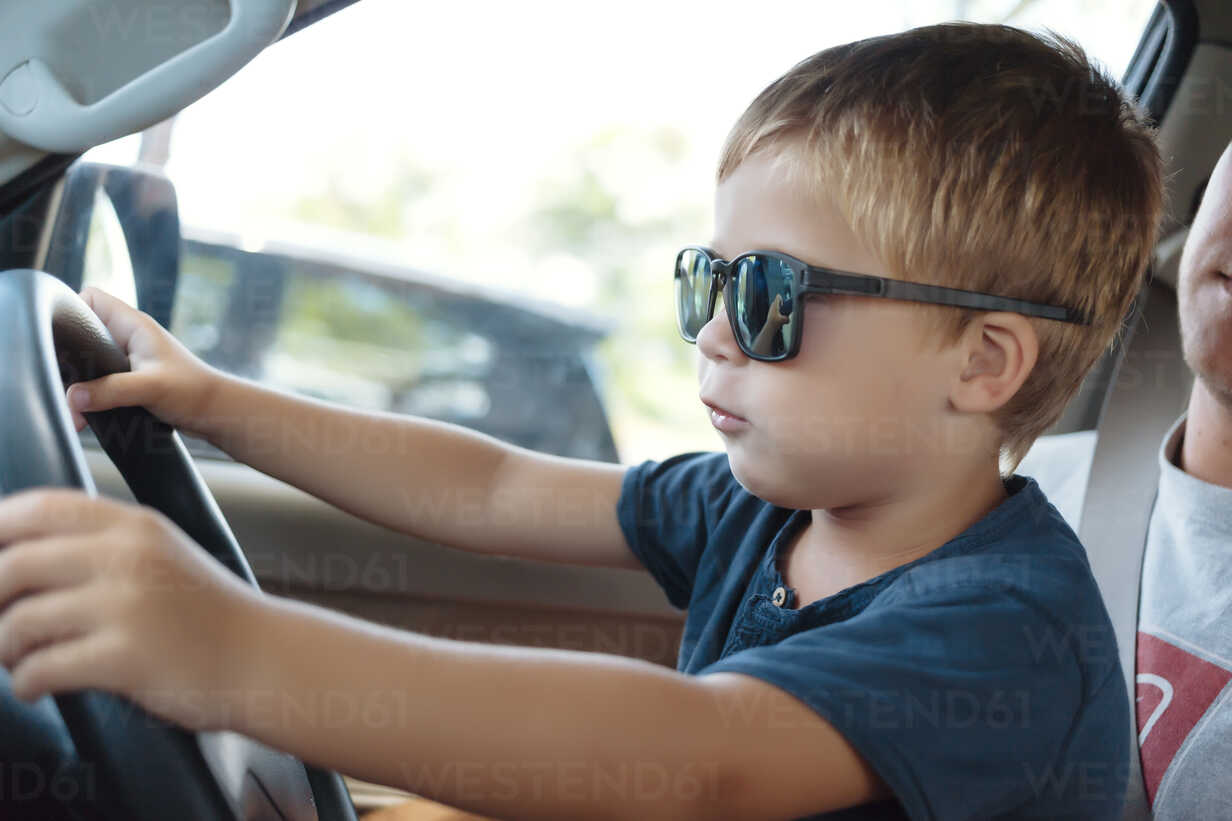 13-year-old caught driving in Limassol with baby on board - Sigmalive ...