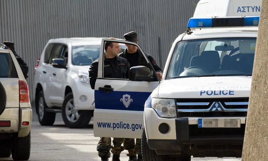 Attempted murder in Pyla: weapons and stolen car found in Nicosia ...