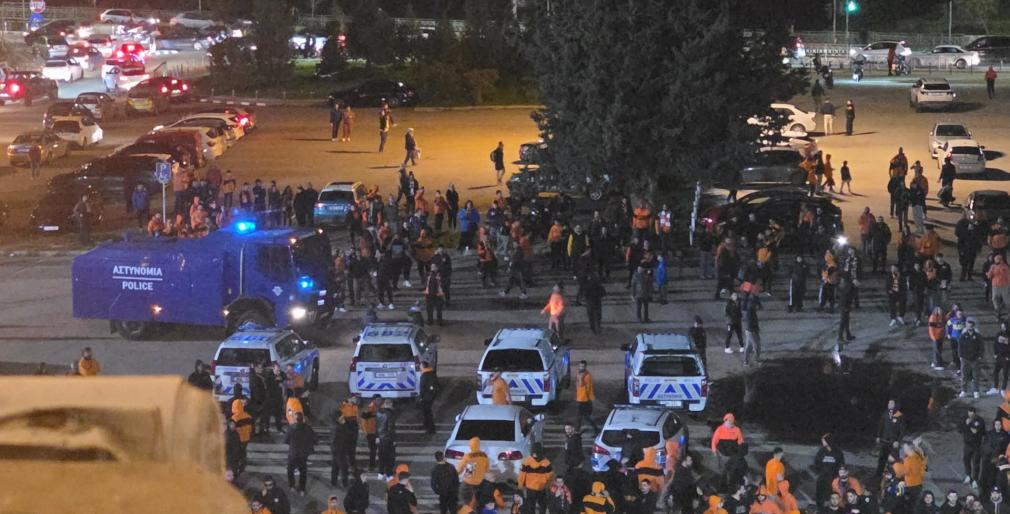 Cyprus Police condemn GSP stadium violence, following APOEL-AEK match ...
