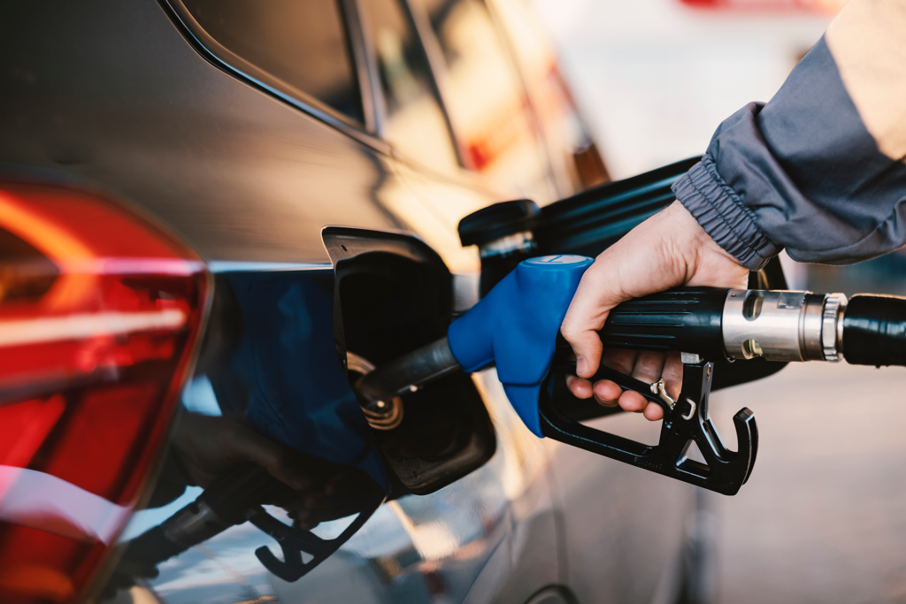 No clear prediction for fuel prices in domestic market - Sigmalive English